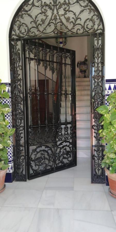 Estacion Norte Y Sur Famorcas Almodóvar del Río Exterior foto